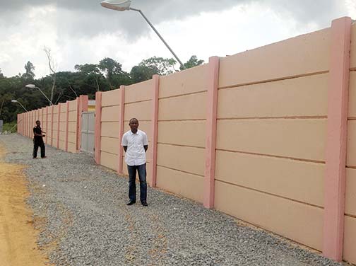 En un mois, le centre d’Ebola a été érigé à Bata, sous la conduite de Guy Yaméogo. (DR)