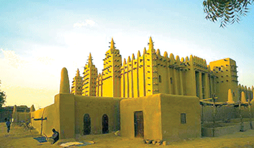Les anciennes villes de Djenné au Mali. Habité depuis 250 avant J-C, le site de Djenné s’est développé pour devenir un marché et une ville importante pour le commerce transsaharien de l’or. Ce site a été ajouté en 2016. (DR)